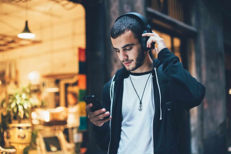 Sony vs Bose: Which Headphone Brand Is Better?