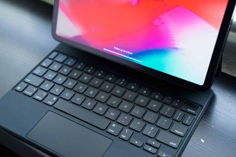 Magic Keyboard vs. Smart Keyboard: 5 Key Differences and Full Comparison