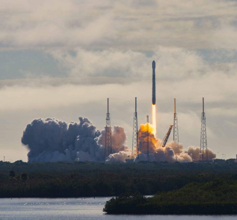SpaceX vs Blue Origin