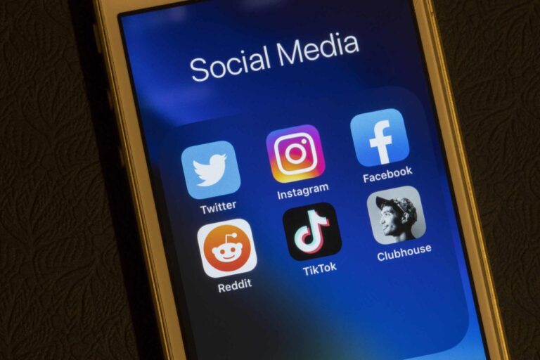 Twitter vs. Reddit: Differences, and Which One Is Better