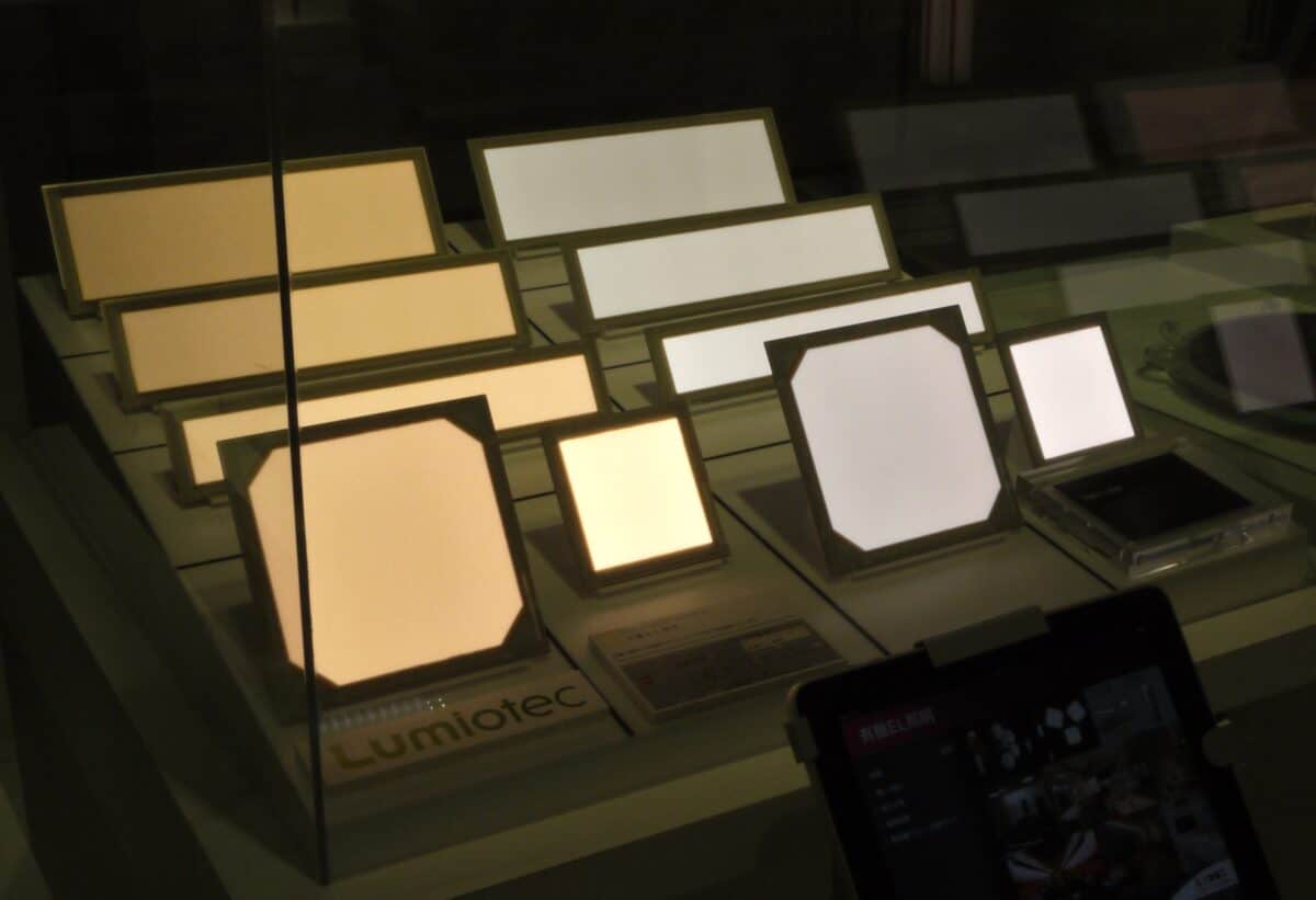 amoled vs oled