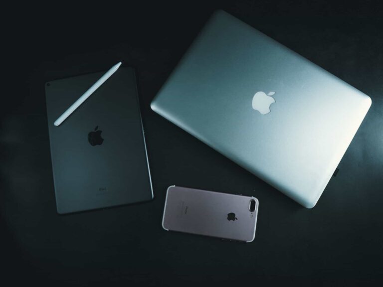 iPad vs MacBook: 5 Pros and Cons When Deciding Which Is Right for You