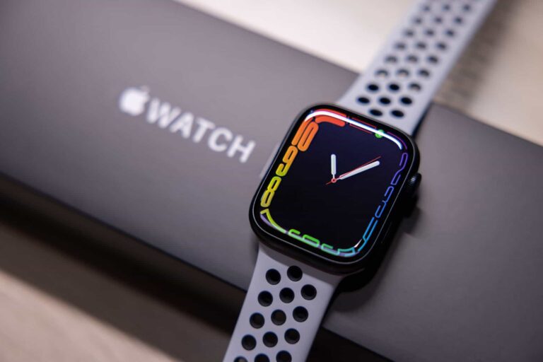 How To Lock Apple Watch (With Photos)