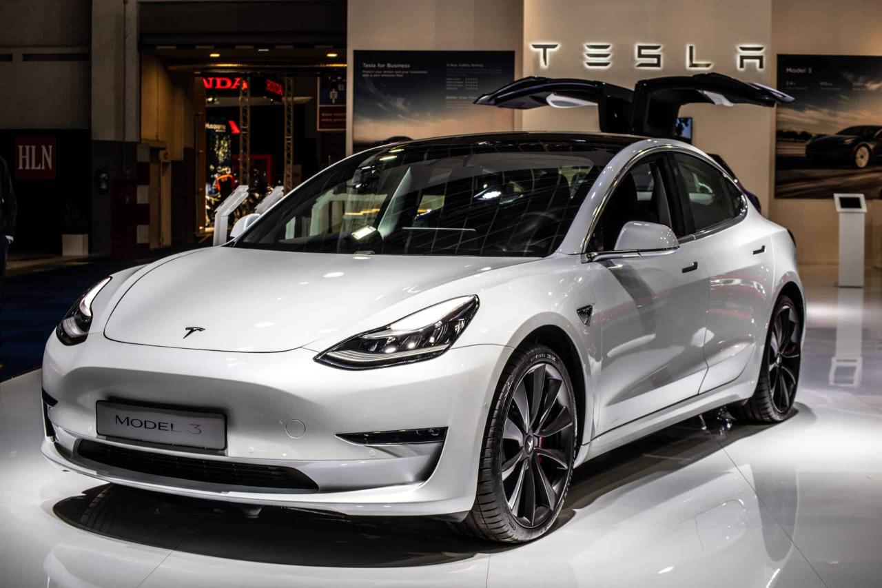 toyota bZ3 vs Tesla Model 3