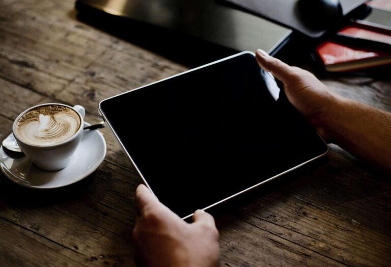 reMarkable 2 vs. Rocketbook: Features Comparison and Which is Better?