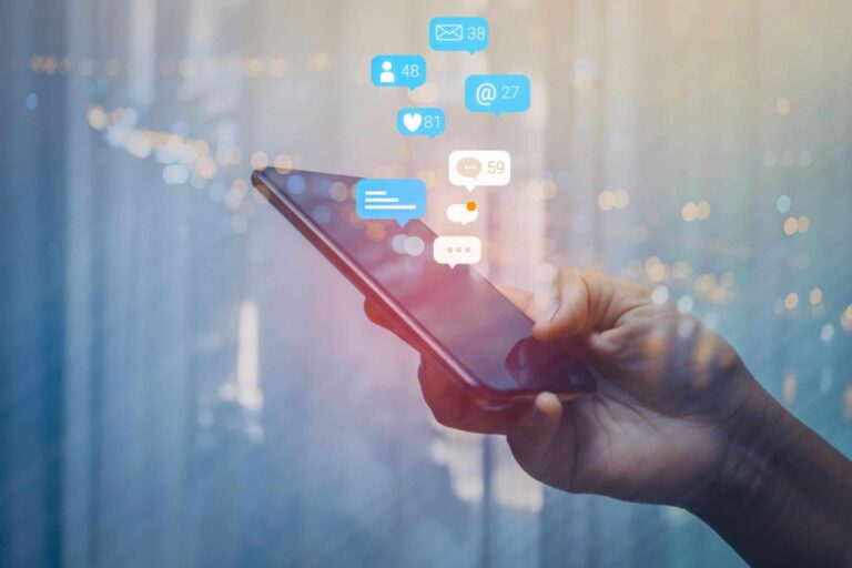 Twitter vs Facebook: Differences, And Which Is Better