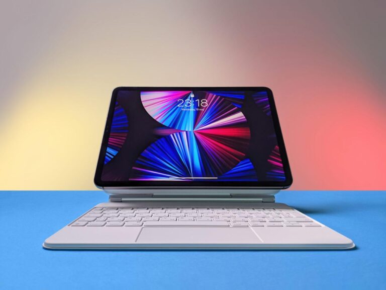 Apple iPad vs. Microsoft Surface: 5 Key Differences and Full Comparison