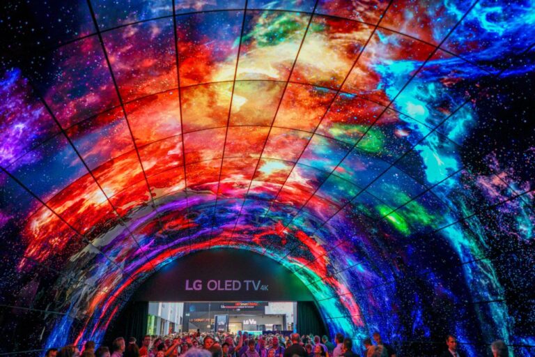 Samsung S95B vs LG G2: Battle of the OLEDs