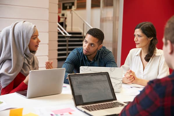 5 Steps to Run a Project Post-Mortem Meeting [+ Key Questions to Ask]