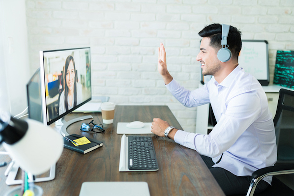 The Ultimate Guide to Remote Smarketing: How to Effectively Align Your Distributed Marketing and Sales Teams for Success in 2024