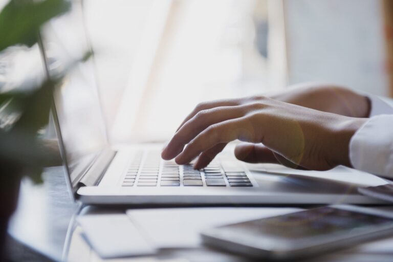 What to Do if Your Email Gets Hacked (With Sample Notification Messages)