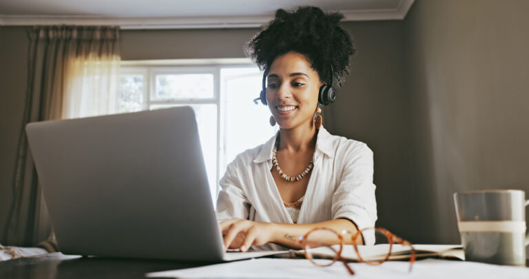 The 10 Best Social Media Dashboard Tools & Apps for 2024