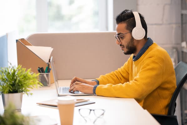 The Ultimate Guide to Social Media Lead Generation in 2024