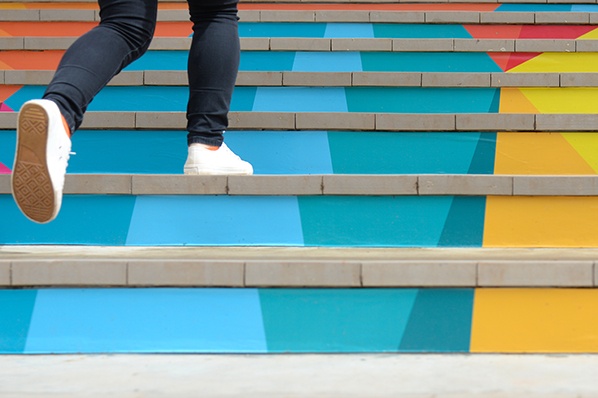 The Staircase Guest Blogging Strategy: Climb Your Way to Content Marketing Success