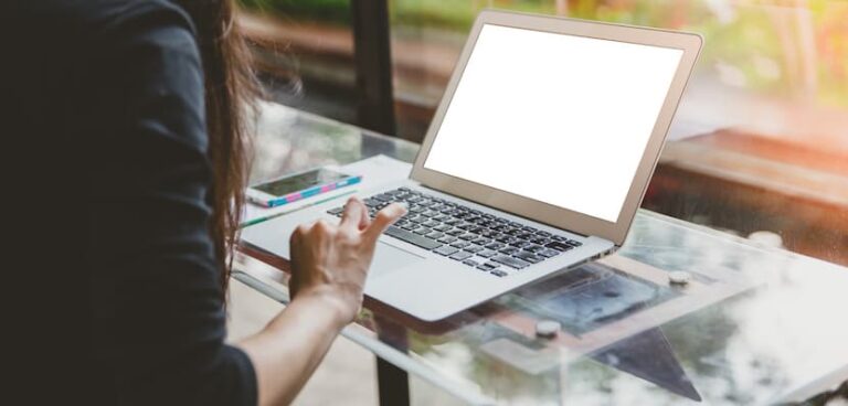 The Ultimate Online Editing and Proofreading Checklist for Writers in 2024
