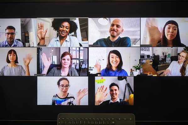 The Ultimate Guide to Planning a Creative and Engaging Virtual Offsite in 2024