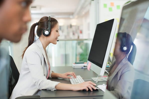 5 Ways Affordable AI is Streamlining Sales in 2024 [+ Expert Tips to Leverage It]