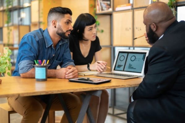 B2B vs B2C Sales: Understanding the Differences and Optimizing Your Strategy