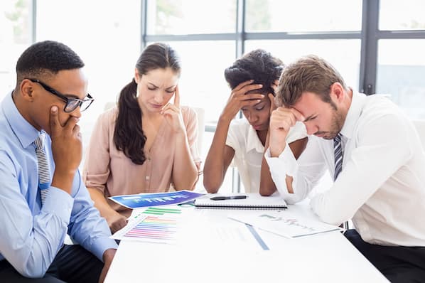 9 Bad Sales Habits Crippling Your Quota (& How to Curb Them)