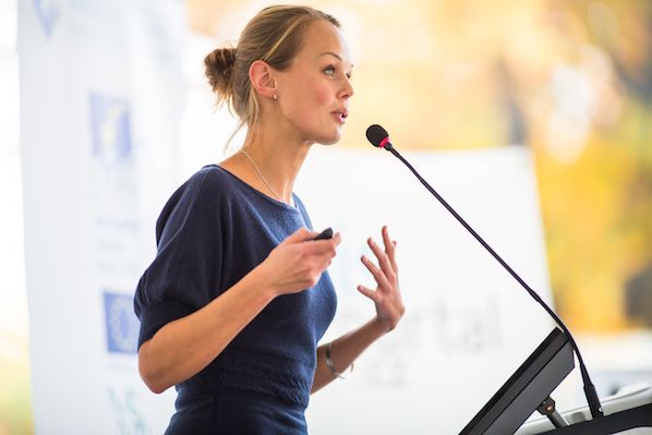 Don&lsquo;t Let Your Hands Hijack the Sale: Avoiding Body Language Blunders