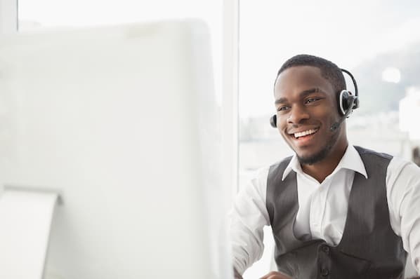 4 Crushing Cold Calling Mistakes That Make Prospects Hang Up Immediately in 2023 [& Proven Strategies to Avoid Them]
