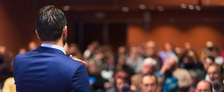3 Reasons You Can&lsquo;t Afford to Ignore the Conversational Presenting Trend in 2024