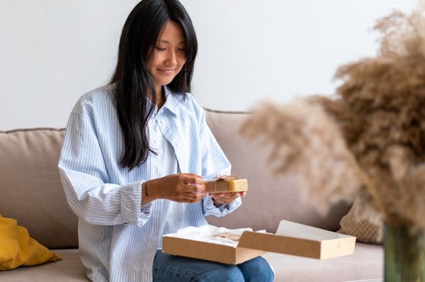 Direct Mail Marketing: The Ultimate 2024 Guide for Marketers