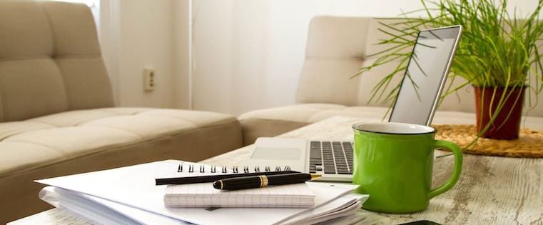 3 Sales Emails to Never Send Over the Weekend (And 2 That Are Okay)