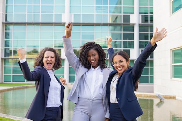 12 Female Entrepreneurs You Need to Follow for Business Inspiration in 2021