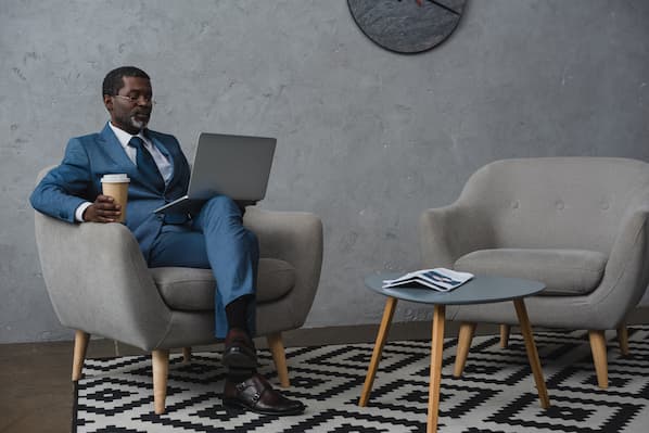 How to End a Business Email: Mastering the 5-Step Formula for 2024
