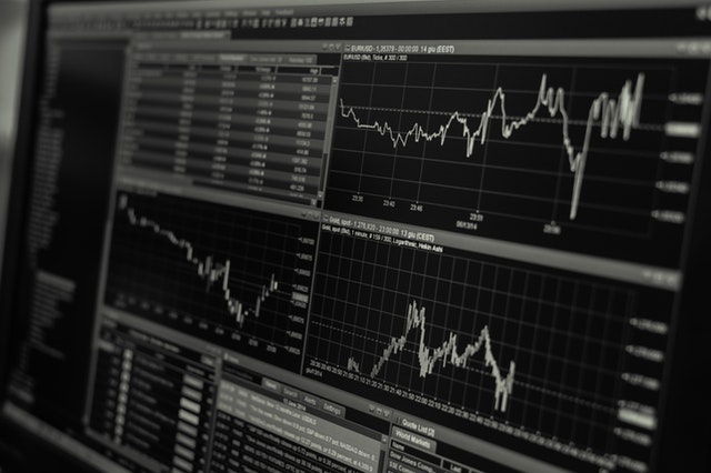 Mastering Stock Market Analysis: A Data Scientist&lsquo;s Journey with R, Quandl, and Tidyverse