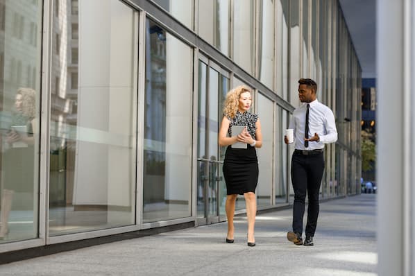Inside Sales vs. Outside Sales: How to Structure a Sales Team for the Modern Buyer