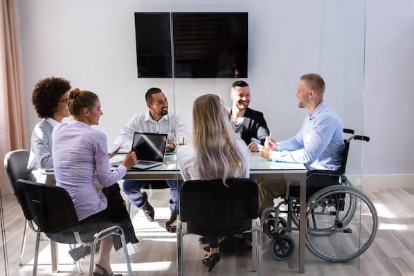 The 4 Most Common Sales Org Structures: Pros, Cons and Best Practices