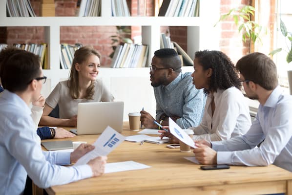 Sales vs Marketing: The Complete Guide to Understand the Difference and Why It Matters