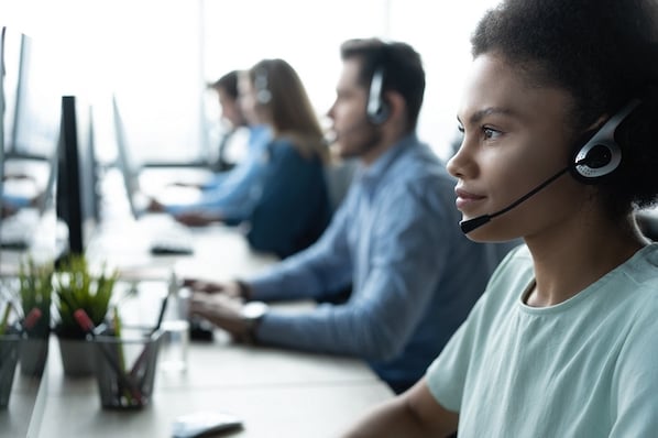 12 Hard-Won Sales Lessons from Top-Performing B2B Sales Experts