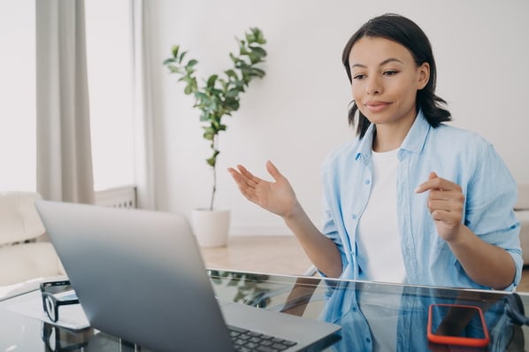 Upselling vs. Downselling: The Sales Techniques Driving Revenue in 2024