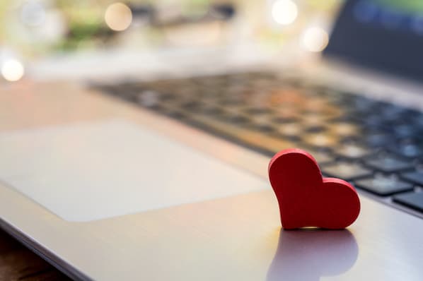 8 Valentine&lsquo;s Day Email Templates Your Sales Prospects Will Love