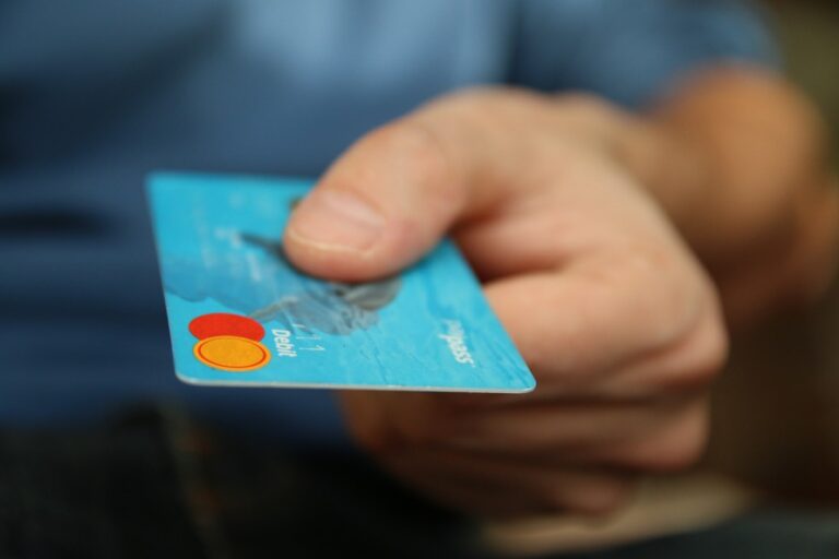 Exploratory Data Analysis (EDA): Unraveling the Complex World of Credit Card Fraud Detection