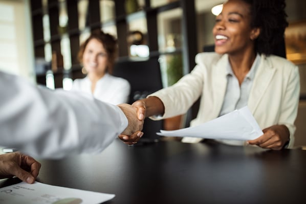Sales Experts Reveal The Wildest Ways They&lsquo;ve Closed a Deal