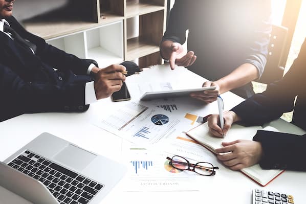 What a Basic Sales Process Looks Like: A Step-by-Step Guide with Visual Template