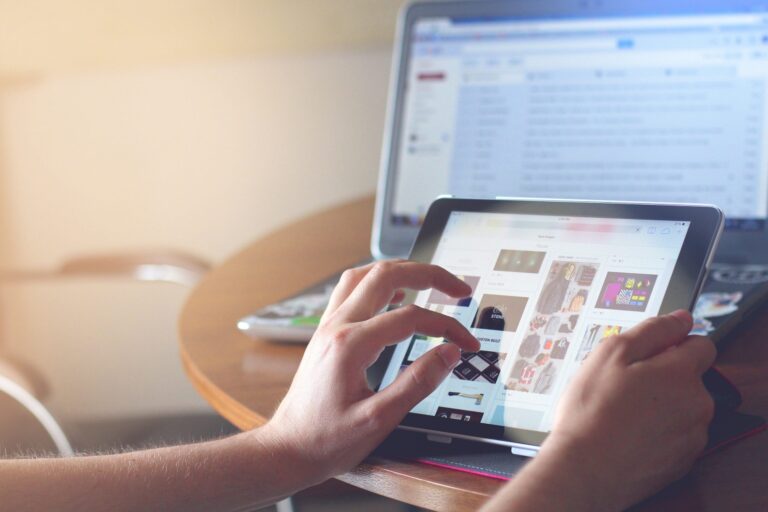 Web3: Breaking the Chains of Centralized Content Distribution – A Technological Renaissance