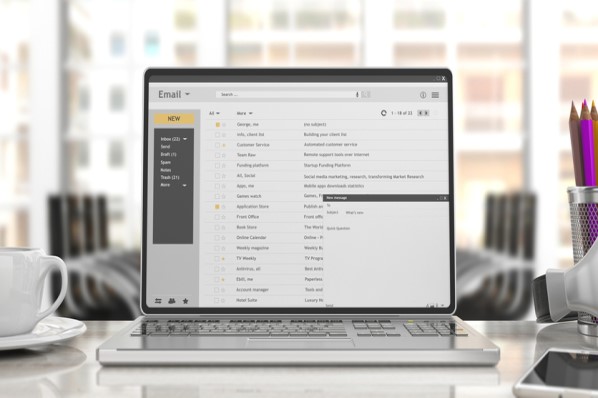 What is a Customer Service Desk? (and How to Improve the Customer Experience)