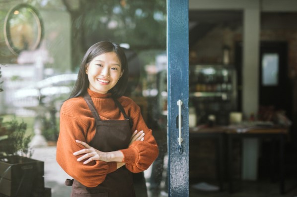 12 Critical Customer Service Tips for Startups & Small Businesses