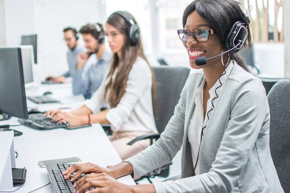 Do Consumers Prefer Chatbots or Human Reps for Customer Service in 2024? An In-Depth Look