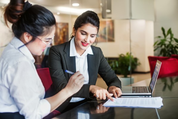 The Ultimate Guide to Helping Your Customers Succeed in 2024