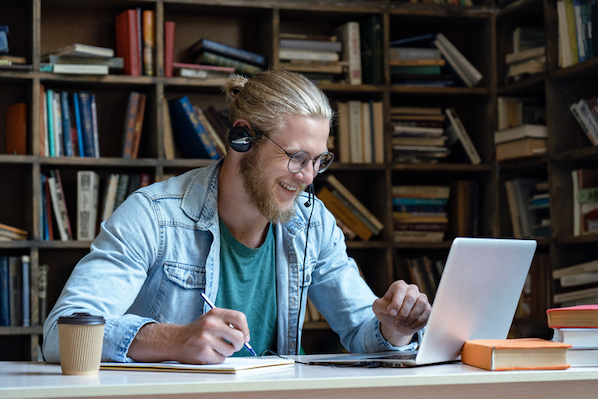 The Do&lsquo;s and Don&lsquo;ts of Positive Scripting in Customer Service [Template]