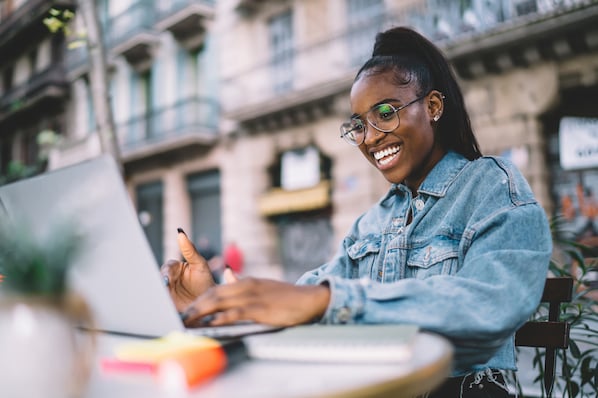 13 Best WordPress Themes for Viral Content in 2024 (Build a Site That Generates Insane Traffic)