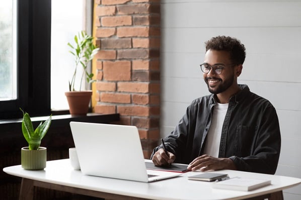 What is Python Used For? The Top Industries Using Python in 2024