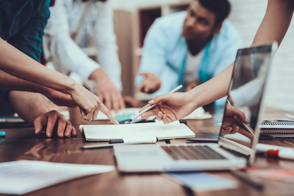 Wix vs WordPress: An In-Depth Comparison to Help You Choose the Right Platform in 2024