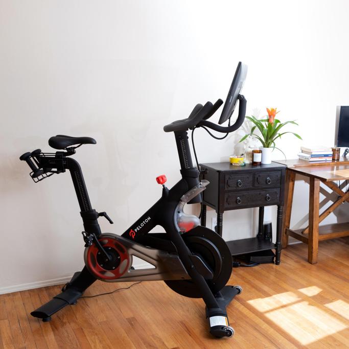 Peloton vs Beachbody: An In-Depth Comparison of the Top Home Workout Programs